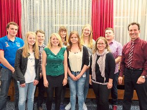 Langjähriges  Musizieren in Jugend- und Blasorchester würdigte  der Musikverein. Foto: Stocker Foto: Schwarzwälder-Bote