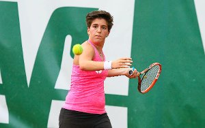 Die Hechingerin Stephanie Diebold musste in Ebingen im Halbfinale die Segel streichen.  Foto: Kara Foto: Schwarzwälder-Bote