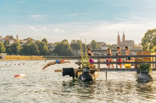 Kopfüber ins Vergnügen: Bei einem  Wochenendtrip nach Basel kann man viel erleben. Foto: Basel Tourismus/Christian Meixner
