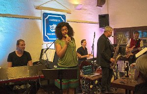 Die Gruppe Maja und Gastsängerin Jane Walters haben im Jazz-Club im Zol­lernschloss  ihre Fans begeistert. Foto: Privat Foto: Schwarzwälder-Bote