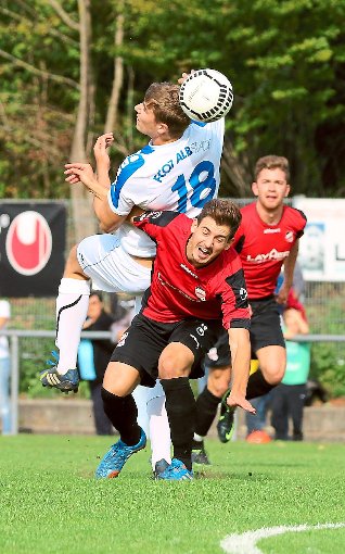 Knapp mussten sich Andreas Hotz und der FC 07 Albstadt beim VfB Neckarrems geschlagen geben.  Foto: Baumann Foto: Schwarzwälder-Bote