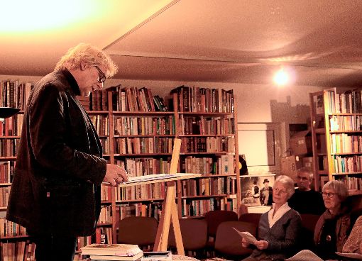 Michael Krämer stellt in der Neuen Buchhandlung in Balingen die großen Themen der aktuellen Literatur vor. Foto: Baumann Foto: Schwarzwälder-Bote