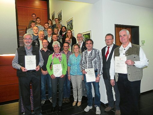 Treue Blutspender aus der Gesamtgemeinde  wurden  im Loßburger Rathaus  für ihr langjähriges Engagement geehrt.  Foto: Haubold Foto: Schwarzwälder-Bote