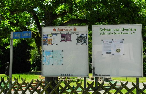 Einen neuen Schaukasten hat der Schwarzwaldverein in Schenkenzell.  Foto: Privat Foto: Schwarzwälder-Bote