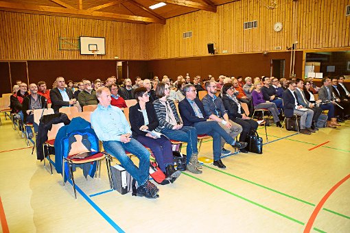 Gut besucht ist die Informationsversammlung zum Schlichem-Hochwasserschutzkonzept in Ratshausen. Fotos: Visel Foto: Schwarzwälder-Bote
