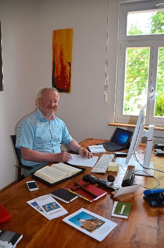 Pfarrer Jörg Schaber ist ab 12. Juni neuer Seelsorger in der Doppelgemeinde Neuhengstett/Ottenbronn.  Foto: Bausch Foto: Schwarzwälder-Bote