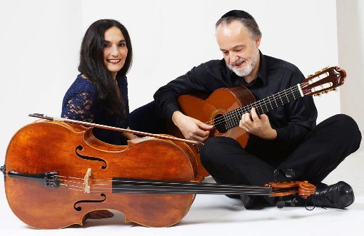 Das Duo Burstein & Legnani bietet Klassik und Weltmusik für Cello und Gitarre.  Foto: Veranstalter Foto: Schwarzwälder-Bote