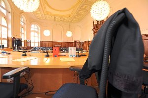 Blick in den Schwurgerichtssaal im Rottweiler Landgericht: Hier geht gestern der Prozess gegen einen 35-Jährigen zu Ende, der im Drogenrausch seine Mutter erstochen hat. Foto: Nädele