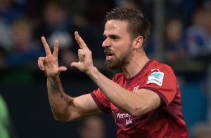 VfB-Spieler Martin Harnik bei seinem Torjubel zum 1:1 auf Schalke. Foto: dpa