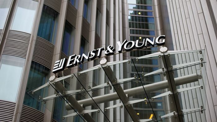Ernst & Young schafft neue Arbeitsplätze