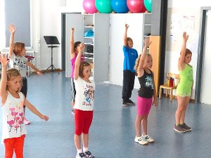 Die Choreografie verlangte den Teilnehmern Konzentration und Beweglichkeit ab. Foto: Stadler Foto: Schwarzwälder-Bote