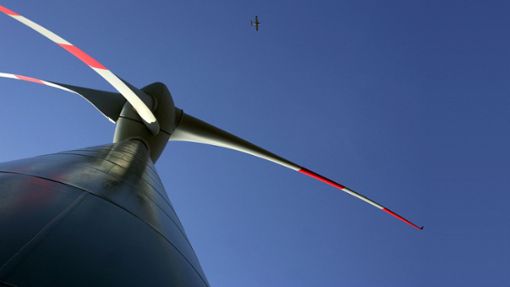 Das Thema Windkraft bleibt auch im Zollernalbkreis umstritten. Foto: ZB/Arno Burgi