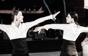 Show, Artistik, Zauberei  und expressive Tanzkunst ist auf der Gutacher Festhallenbühne zu sehen. Foto: Archiv/ Agenturen