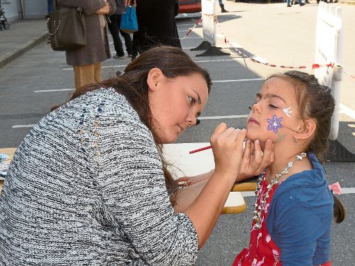Sich schminken zu lassen, machte den Kindern viel Spaß.  Foto: Selter-Gehring Foto: Schwarzwälder-Bote