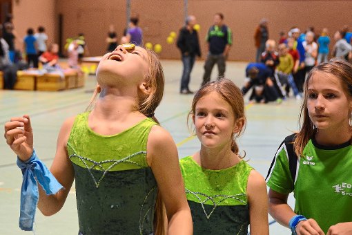 Rund 100 Kinder tummeln sich in der Neckarhalle. Fotos: Wagner Foto: Schwarzwälder-Bote