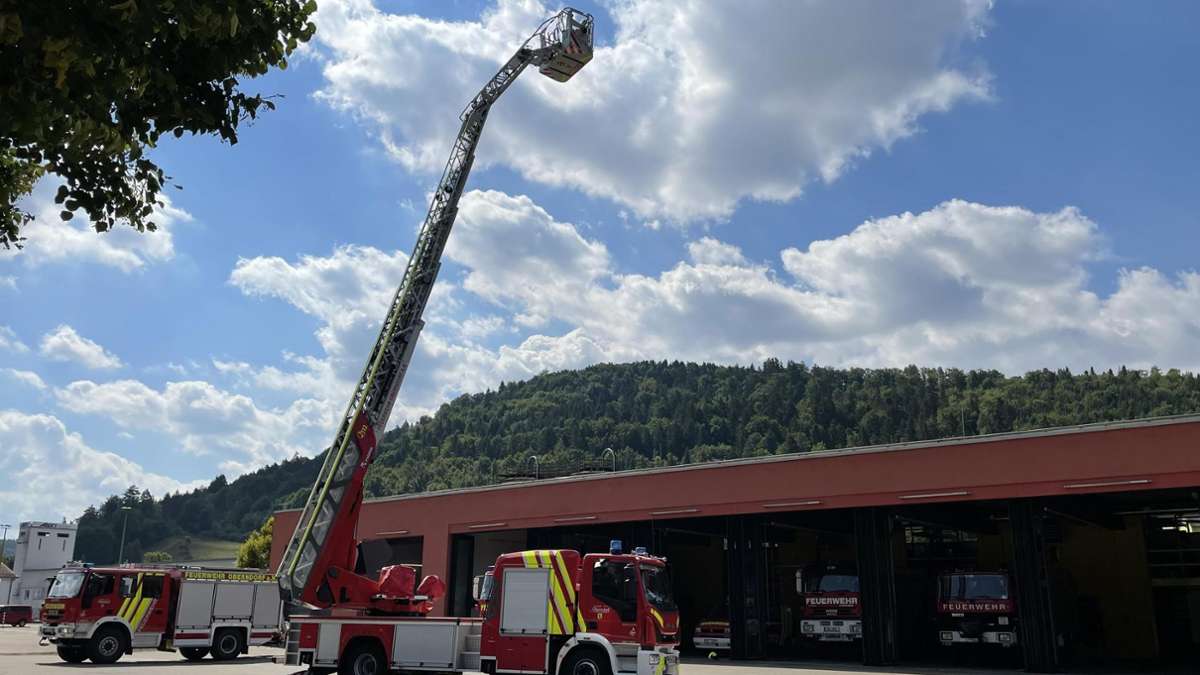 Für alle Fälle gewappnet: Feuerwehr Oberndorf stellt ihre Einsatzfahrzeuge vor