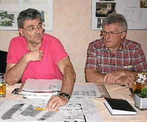 Rolf Buchholz stellte bei der CDU (links) Einzelheiten zu Dorffest und Gewerbeschau vor.  Foto: King Foto: Schwarzwälder-Bote
