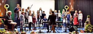 Der Kinderchor Zwei begeisterte mit mehrstimmigem Gesang.  Foto: Morlok
