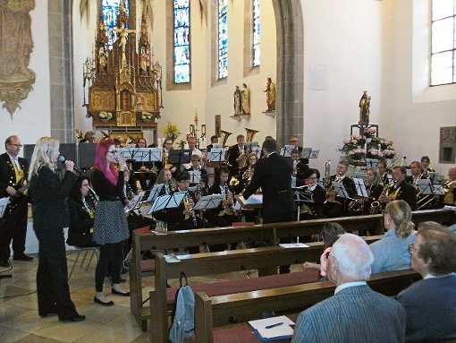 Die Eutinger Musikkapelle erinnerte mit Chorisma bei ihrem Konzert an die verstorbene Musikerin Lena Weingärtner.  Foto: Feinler Foto: Schwarzwälder-Bote
