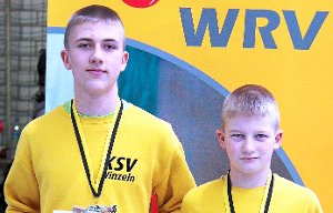 Benedikt (links) und Fabian Fus holten beim Doppelkampftag mit Schultersiegen 16 Punkte für den KSV Winzeln. Foto: Trik Foto: Schwarzwälder-Bote