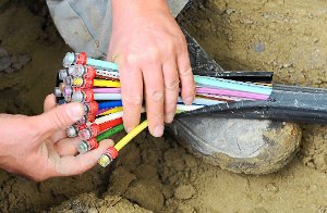 Bei der Breitbandversorgung im ländlichen Raum  wird der kommunale Zusammenschluss empfohlen.  Foto: dpa Foto: Schwarzwälder-Bote