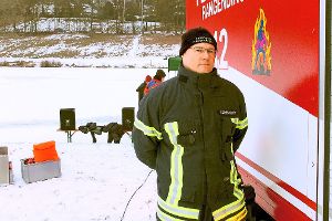Frank Oberpaarleiter weiß um die Gefahren auf dem Eis. Foto: Beiter Foto: Schwarzwälder-Bote