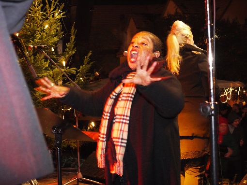 Gesang ist geboten beim Ebinger Weihnachtsmarkt. Foto: Schwarzwälder-Bote