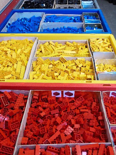 100 000 Lego-Steine stehen den Kindern bei den ersten Calwer Lego-Bautagen zur Verfügung. Foto: Störzer Foto: Schwarzwälder-Bote
