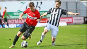 Bleibt ein „Roter“: Co-Kapitän Sascha Eisele hat seinen Vertrag bei der TSG Balingen über die Saison hinaus verlängert. Foto: Kara