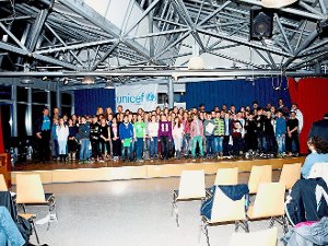 700 Euro an Spenden erbrachte das von Schülern des Enztal-Gymnasiums gestaltete dritte Benefizkonzert zugunsten des Unicef-Kinderhilfswerks.  Foto: Ziegelbauer Foto: Schwarzwälder-Bote