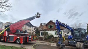 Ein Bild der Zerstörung: Das Haus in der Altburger Steige ist nicht mehr bewohnbar. Es muss komplett abgerissen werden. Foto: Pauline Szyltowski