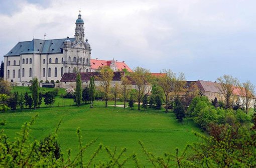 Im Kloster Neresheim auf der Schwäbischen Alb ist ein bislang unbekanntes Millionen-Vermögen aufgetaucht. Foto: dpa