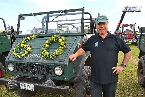 Frank Hertenbergers Unimog ist 60 Jahre alt. Zum Geburtstag hat er wieder ein Treffen für landwirtschaftliche Fahrzeuge organisiert. Fotos: ah Foto: Schwarzwälder-Bote