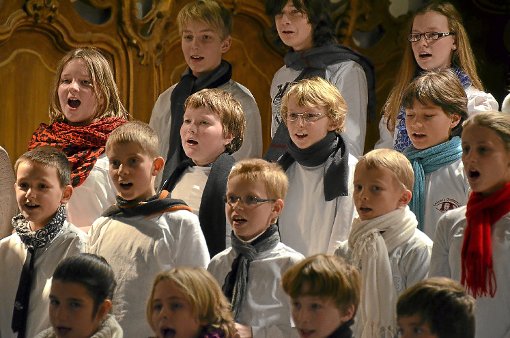 Der Musikernachwuchs dürfte in den kommenden Jahren am Leibniz-Gymnasium gesichert sein, beim Weihnachtskonzert singen auch die Unterstufenschüler aus vollem Herzen. Foto: Gräber Foto: Schwarzwälder-Bote