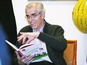 Manfred Mai las aus dem gemeinsamen Buch vor. Foto: Schwarzwälder-Bote