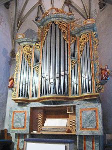 Die wertvolle Leidringer Orgel wurde in sechswöchiger Arbeit von der Firma Braun überholt und gereinigt und im Gottesdienst wieder in neuem Glanz und Klangfülle eingeweiht.                  Foto: Ruf Foto: Schwarzwälder-Bote