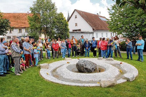 Der Reiselfinger Brunnen war eine Aktion aus dem Wettbewerb Unser Dorf hat Zukunft – eine großartige Gemeinschaftsproduktion des ganzen Dorfes, die sich auch bei der 800-Jahr-Feier im Jahr 2018 wieder bewähren soll, wie die Verantwortlichen zuversichtlich hoffen. Archivfoto: G. Bächle Foto: Schwarzwälder-Bote