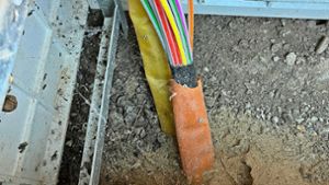 Ein Rohr mit Kabeln, wie es beim    Breitbandausbau in Fischerbach verwendet wird. Foto: Gemeinde
