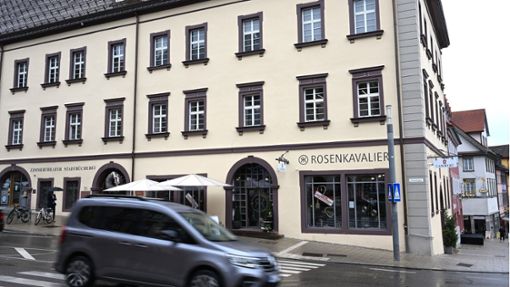 Den „Rosenkavalier“ direkt am Hauptstraßenkreuz gibt es seit 27 Jahren. Foto: Nädele