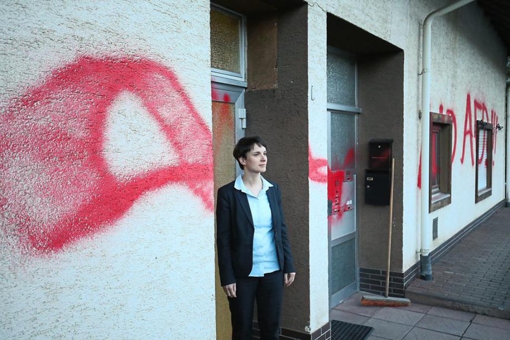 Die AfD hatte es eigentlich dementiert, doch letztendlich ist sie doch gekommen: AfD-Bundessprecherin Frauke Petry war am Mittwoch in Brigachtal zu Gast.