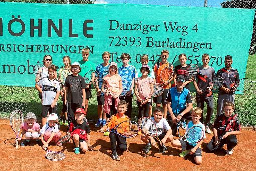 Sportlich in die Ferien starteten Kinder und Jugendliche im   Tenniscamp   des TC Burladingen.  Foto: Pfister Foto: Schwarzwälder-Bote