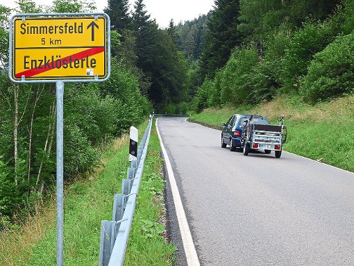Simmersfelder Steige  –  für diese Strecke wurde  in der Gemeinderatssitzung eine Geschwindigkeitsbeschränkung angeregt. Foto: Ziegelbauer Foto: Schwarzwälder-Bote