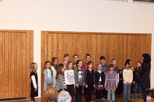 Die Schüler singen nach der Begrüßung mehrere Lieder.  Fotos: Schwarzwälder Foto: Schwarzwälder-Bote