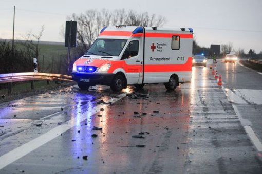 Am Samstagabend sind bei einem Unfall auf der A 5 bei Offenburg zwei Menschen schwer verletzt worden. (Symbolfoto) Foto: Marc Eich