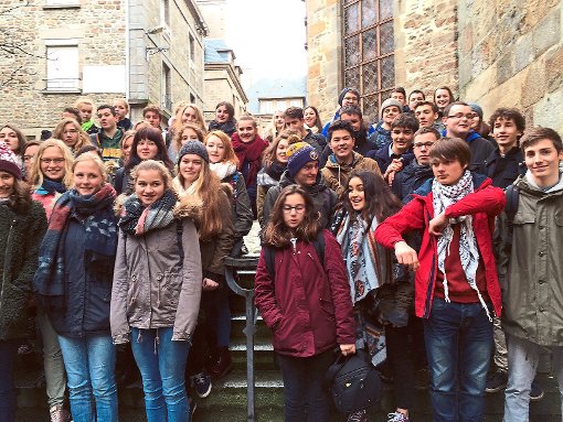 Die Schüler aus Deutschland und Frankreich  vor der Kathedrale in Saint-Malo Foto: Schule Foto: Schwarzwälder-Bote