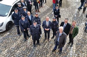 Innenminister Thomas Strobl (CDU, Bildmitte) und  OB Dieter Salomon (Zweiter von rechts) haben vereinbart, mehr Polizei nach Freiburg zu bringen. Foto: Heinz Siebold
