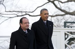 Frankreichs Präsident Hollande darf die ungeteilte Aufmerksamkeit von US-Präsident Obama genießen.  Foto: dpa