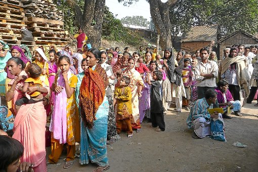 Viele Patienten in den Slums von Kalkutta hoffen auf eine Behandlung bei den deutschen Ärzten. Fotos: privat Foto: Schwarzwälder-Bote