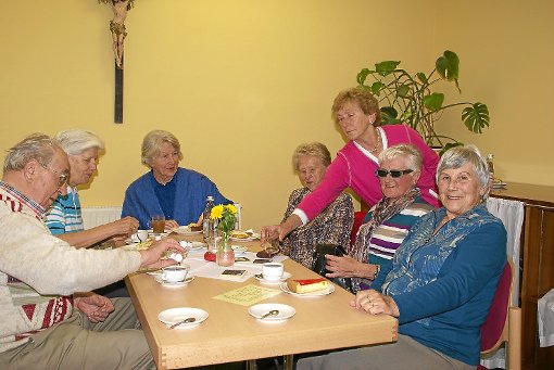 Bei vielen Gauselfinger Senioren fest im Kalender verankert: Das Mittwochscafé im kleinen Gemeindesaal von St.-Peter-und-Paul. Foto: Rapthel-Kieser Foto: Schwarzwälder-Bote