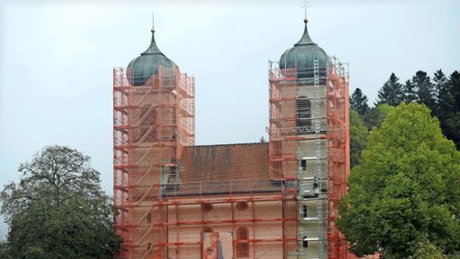 Die Turmuhranlage in Schapbach soll erneuert werden solange das Gerüst aufgrund der Fassadenrenovierung steht. Foto: Eveline Kern